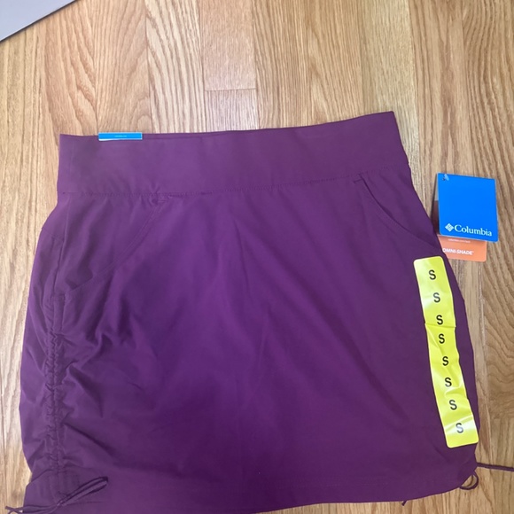 Columbia skort with drawstring sides - Picture 7 of 9